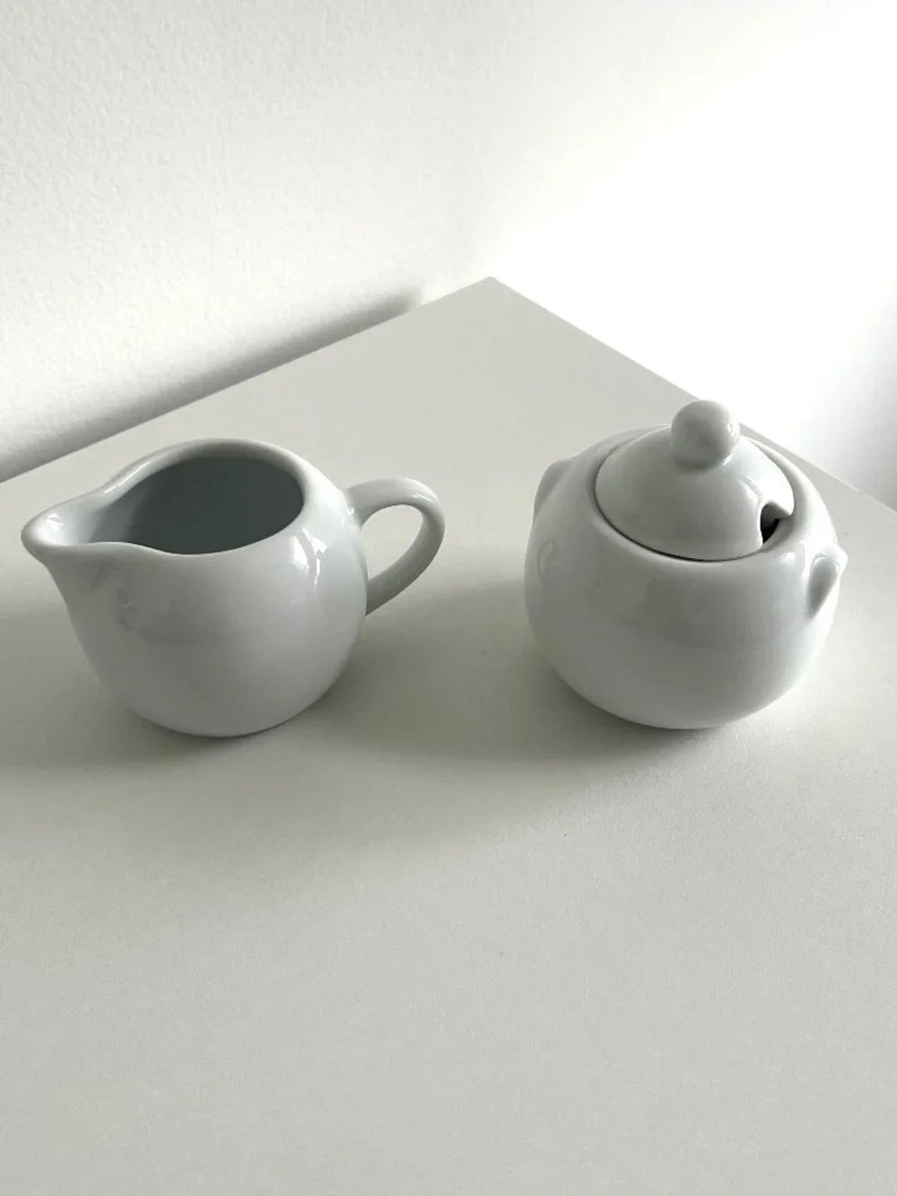 White Creamer Sugar set